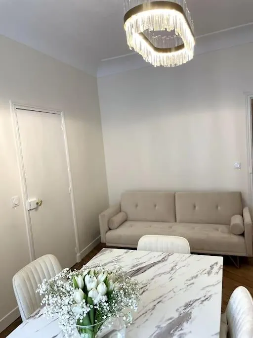 Paris Luxury Family Getaway Apartment