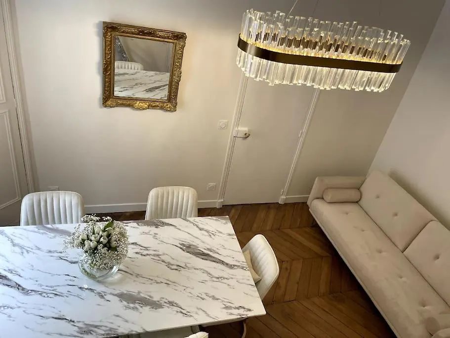 Paris Luxury Family Getaway Apartment