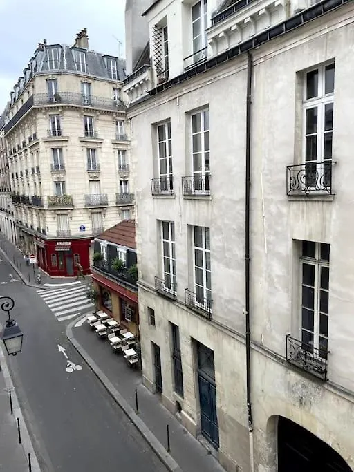 Paris Luxury Family Getaway Apartment