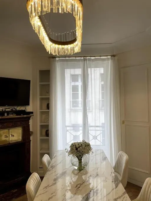 Paris Luxury Family Getaway Apartment